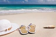 When buying slippers for older people, what should you pay attention to? What are the considerations when choosing slippers?
