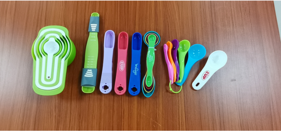how is a real measuring spoon, plastic measuring spoon show