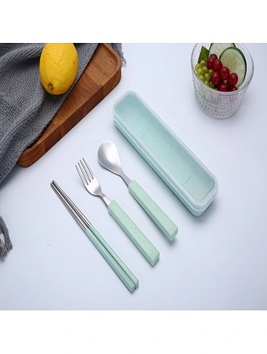 green portable utensil set
