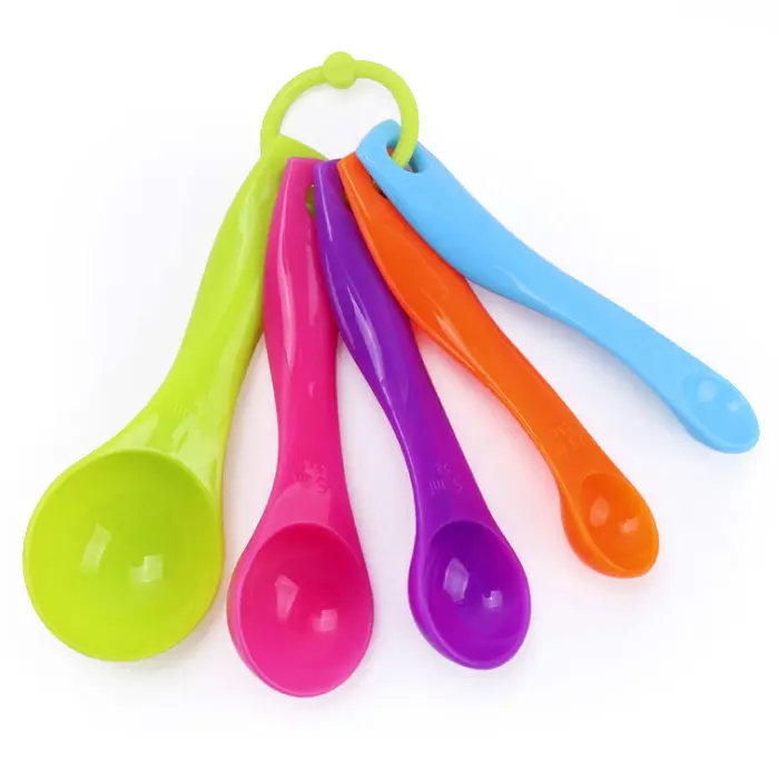 plastic measuring cups & spoons set