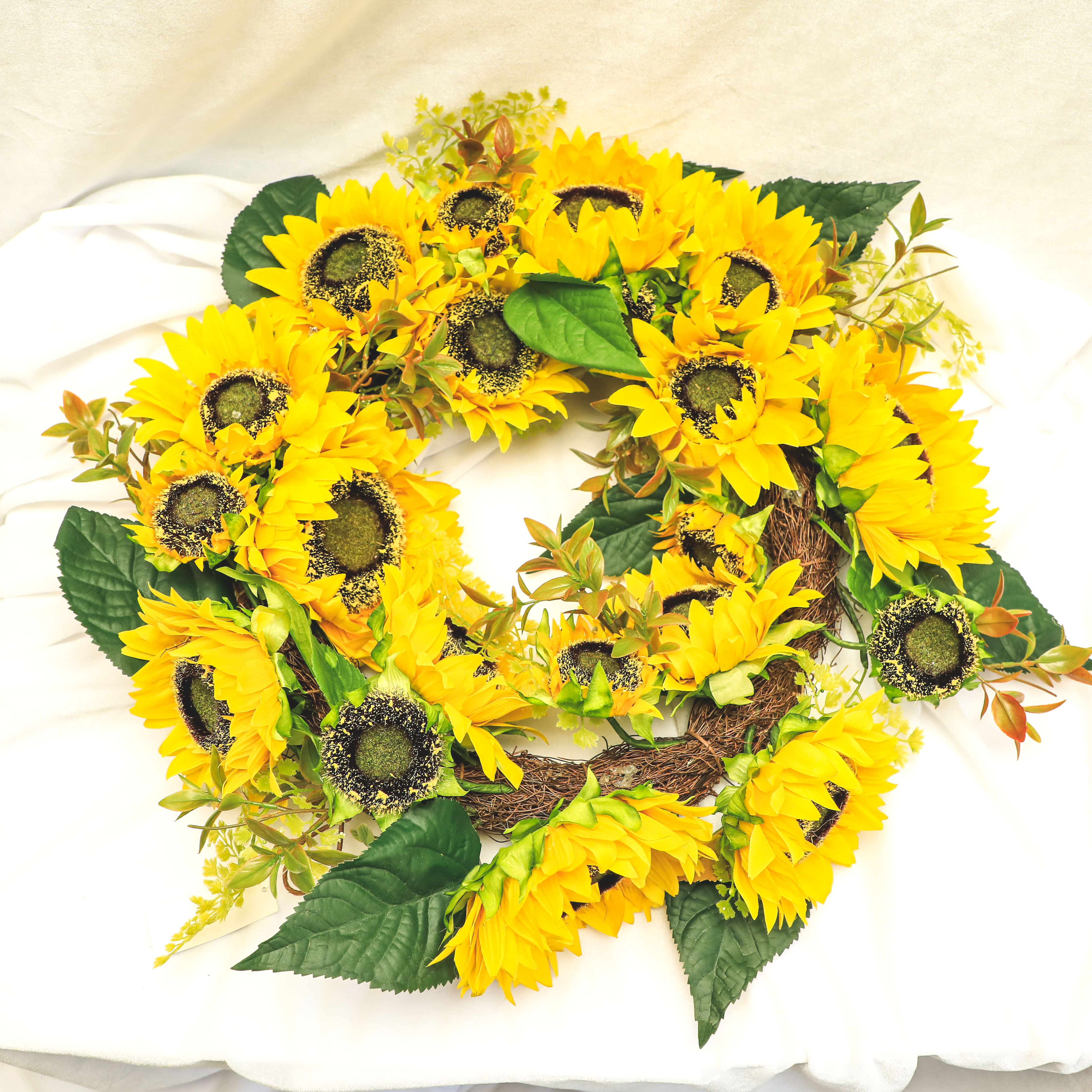 Wholesale Top Quality Artificial Sunflower yellow Flowers Wreath Real summer artificial Sunflower yellow