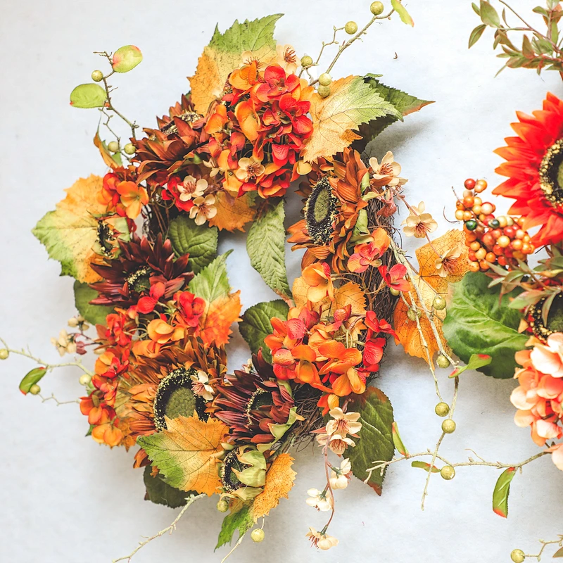 Warm decoration spring Factory Direct New Design Christmas Wreath Supplies Decoration Artificial Wreaths