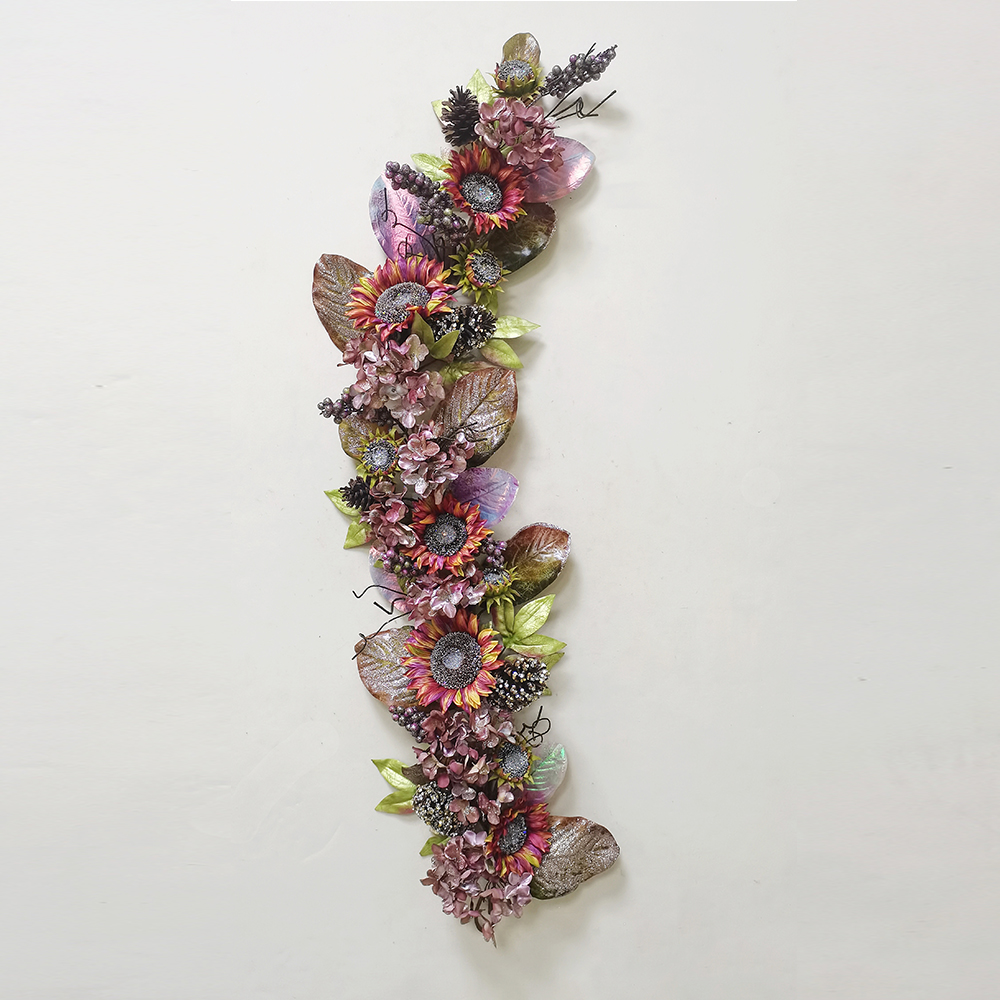 Wholesale fashion artificial spring personalized handmade floral wreath roses blueberry fruit spray artificial flowers