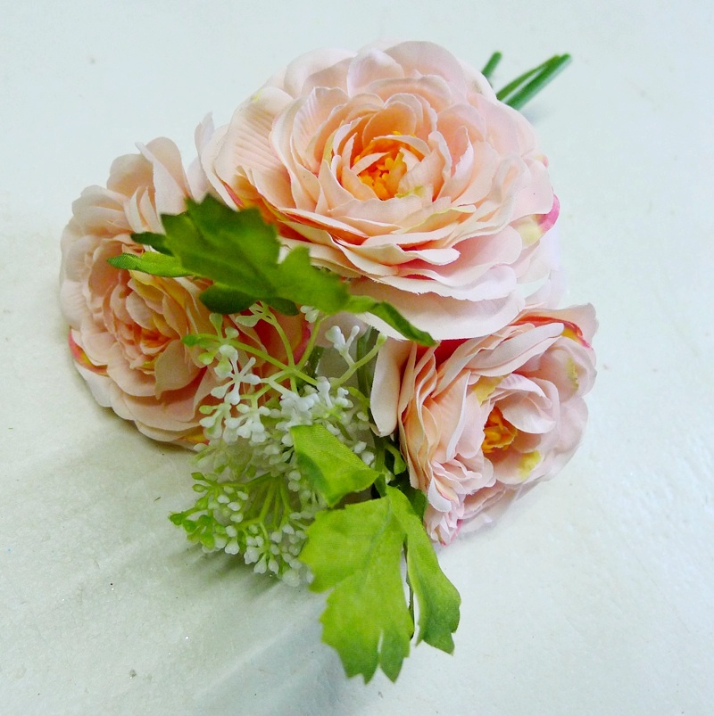 New Design Artificial rose bouquet suitable for family party wedding Valentine's Day decoration