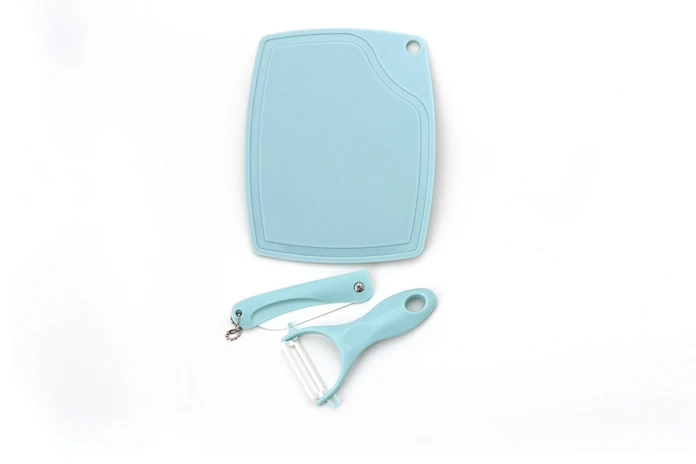 Fruit peeler and cutter set