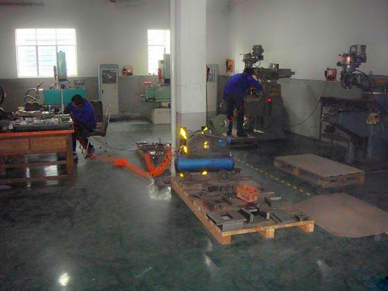 Mold Manufacturing 