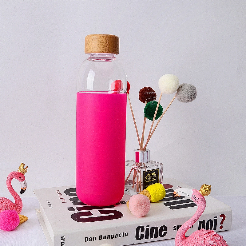 new design borosilicate bpa free 500 ml silicone glass bottle bamboo lid bottle