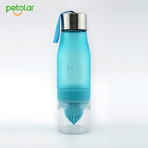 Manufacture Factory eco-friendly Plastic shaker Sports Water Bottles  With Fruit Infuser