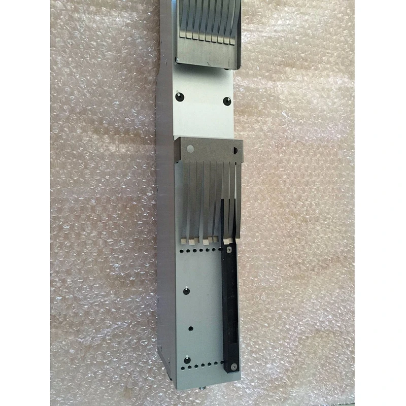 Alimentador smt original novo e usado FUJI 2UDLFY000300 UF03600 NXT Alimentador vibratório com cinco linhas para máquina smt