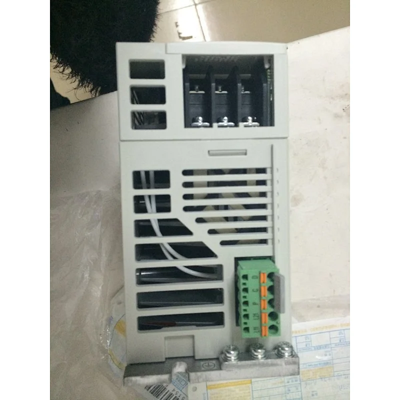 Driver do motor CM402 MR-J2S-40B-EE085 KXFP6GE1A00