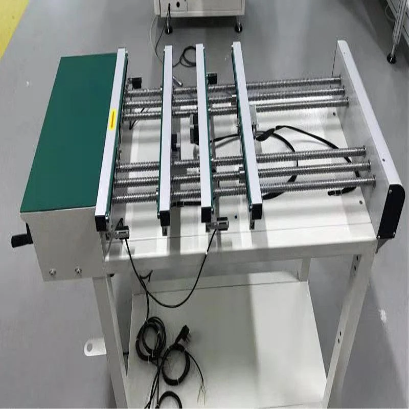 Convoyeur utilisé dans la ligne de production pour connecter les deux machines et transmettre la carte PCB