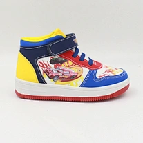 sneakers trainers