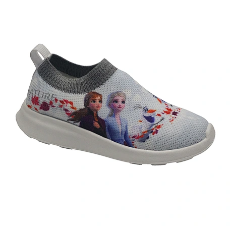 sneakers trainers