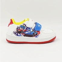 sneakers trainers