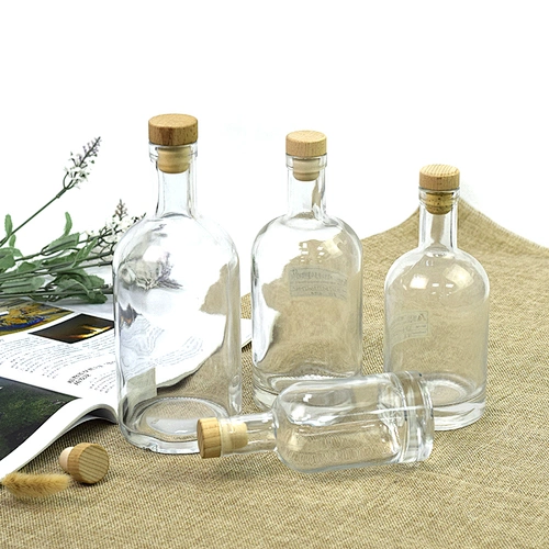 Custom Empty Transparent 200ml 300ml 500ml 700ml Glass Liquor Whisky Vodka Wine Bottle with Cork