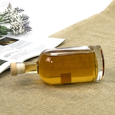 Custom Empty Transparent 200ml 300ml 500ml 700ml Glass Liquor Whisky Vodka Wine Bottle with Cork