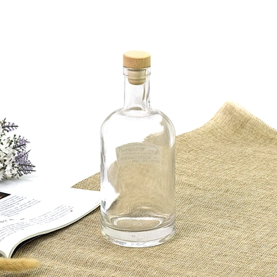 Custom Empty Transparent 200ml 300ml 500ml 700ml Glass Liquor Whisky Vodka Wine Bottle with Cork
