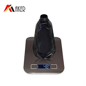 Special shape black luxury 500ml plastic pet shampoo bottle with black lotion pump