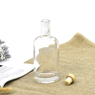 Custom Empty Transparent 200ml 300ml 500ml 700ml Glass Liquor Whisky Vodka Wine Bottle with Cork
