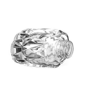 2021 New Design Transparent Aromatherapy Diffuser Glass Jar 70ml With Gold Top For Restaurant