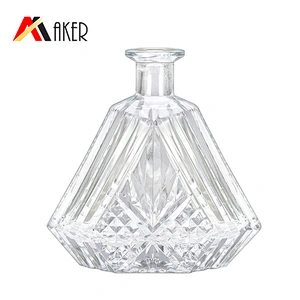 Custom new 600ml clear empty XO brandy glass wine bottle packaging with round glass top rubber stopper