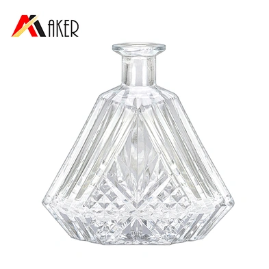 Custom new 600ml clear empty XO brandy glass wine bottle packaging with round glass top rubber stopper