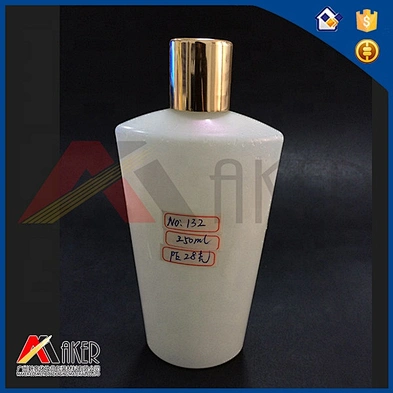 Flat shape pearlized white 250ml PE plastic body lotion bottle with disc top cap