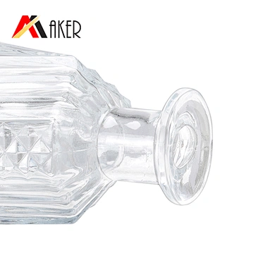 Custom new 600ml clear empty XO brandy glass wine bottle packaging with round glass top rubber stopper