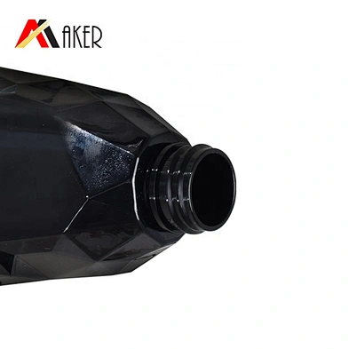 Special shape black luxury 500ml plastic pet shampoo bottle with black lotion pump