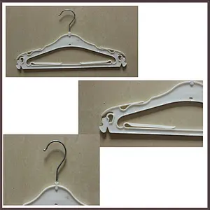 3711-33cm chinese manufacturer comfortable light coat plastic hanger