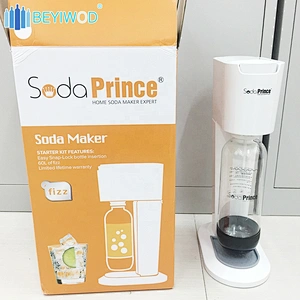 simple line design with safe soda maker for home use 0.6L Cylinder 420g CO2 PET bottle