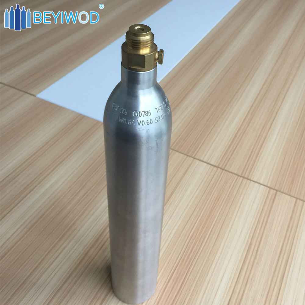 Wholesale 0.6L Food Grade Soda CO2 gas Cylinders use for Soda Maker Machine