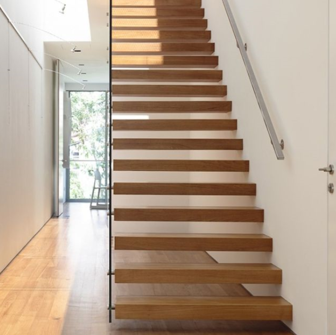 Modern Design Hard Floating Staircase with Glass Treads for Indoor Use