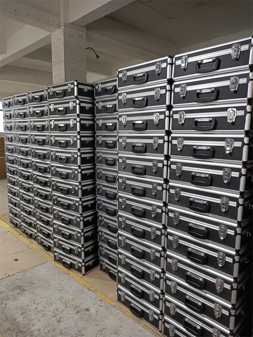 Aluminum Instrument Hard Tool Case with Custom Foam Insert