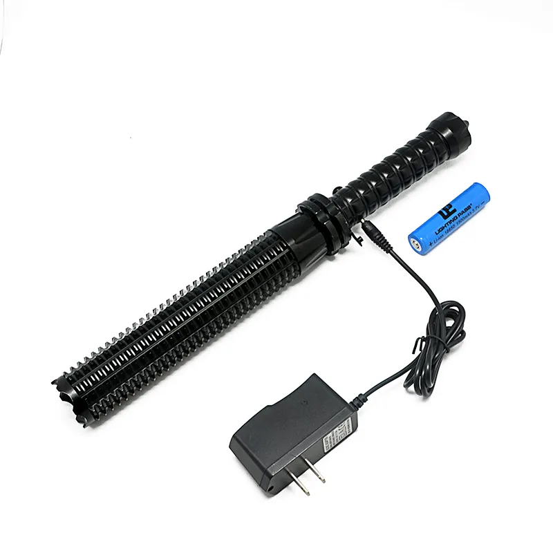 Zoomable self defense tactical flashlight