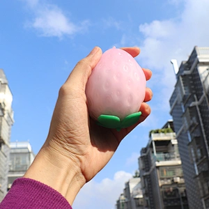Photosensitive color-changing strawberry toys