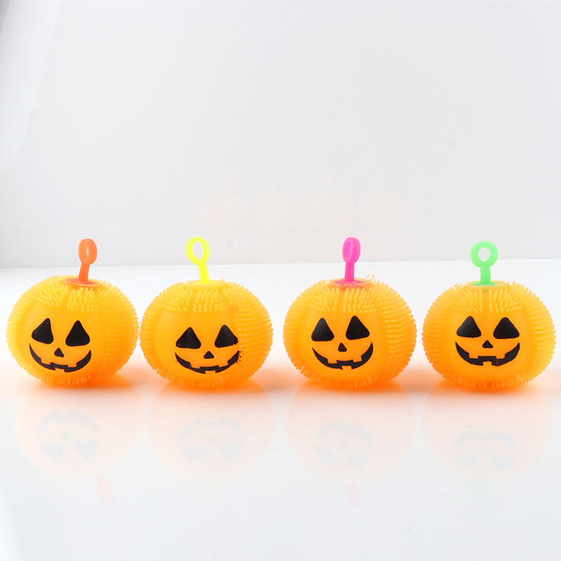 Flashing Pumpkin Puffer Ball