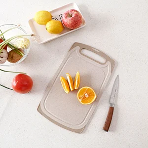 Plastic wheat straw cutting board with juice grooves