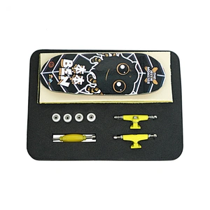Wholesale Factory direct sale Supper Funny Mini plastic board mental wheels kind of Finger Skateboard Toy
