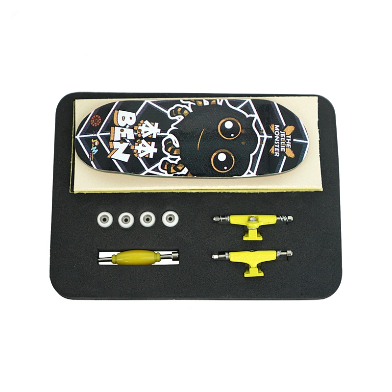 Wholesale Factory direct sale Supper Funny Mini plastic board mental wheels kind of Finger Skateboard Toy