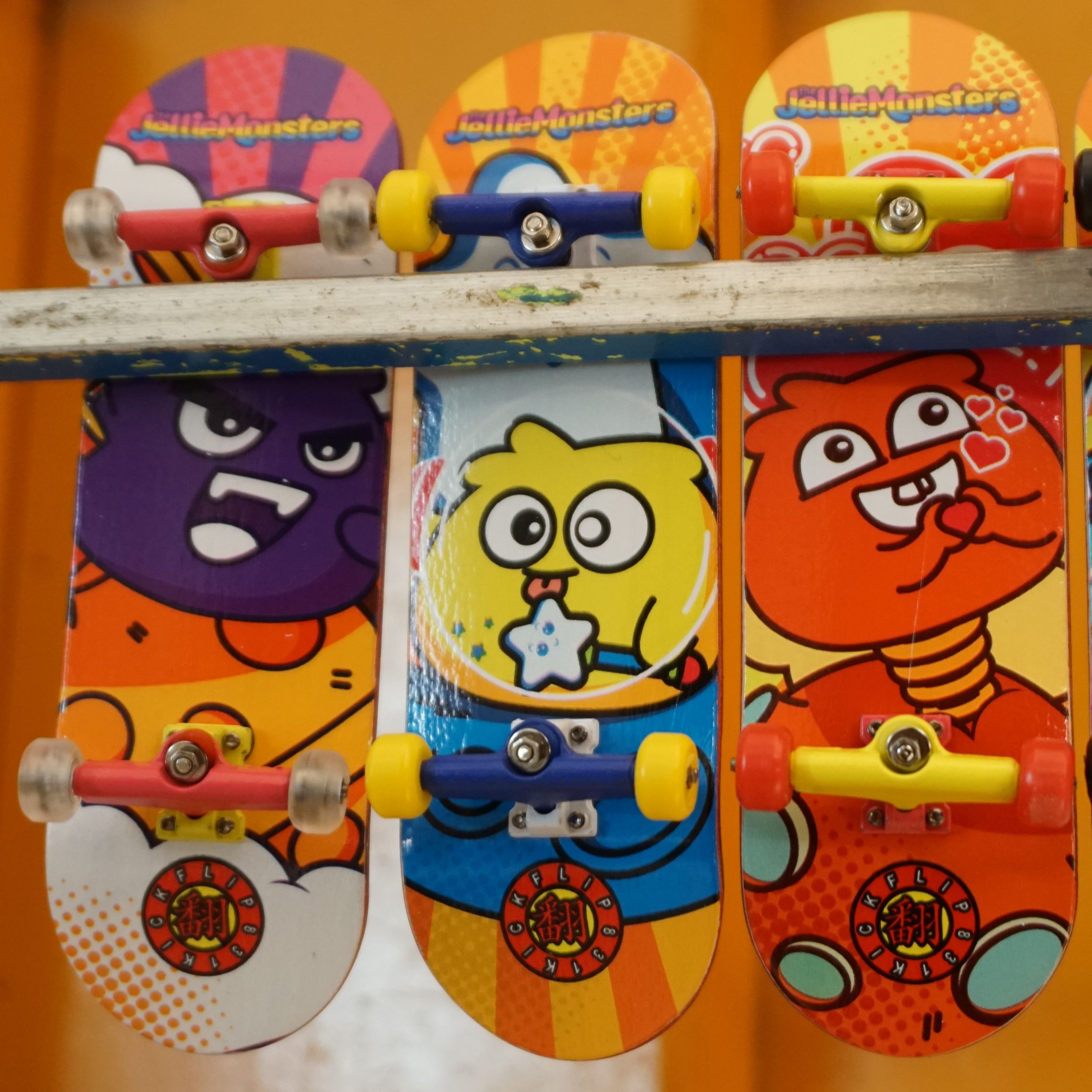 Wholesale Factory Hot sale finger toy Cool fingerboard finger joint game skate surfboard skateboard board
