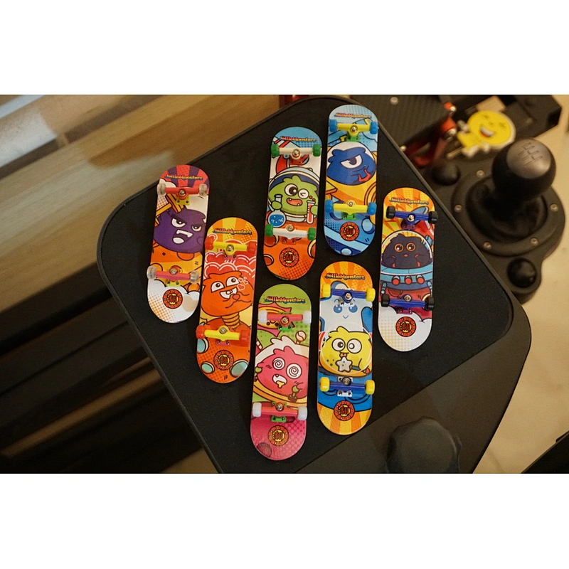 Wholesale Factory Hot sale finger toy Cool fingerboard finger joint game skate surfboard skateboard board