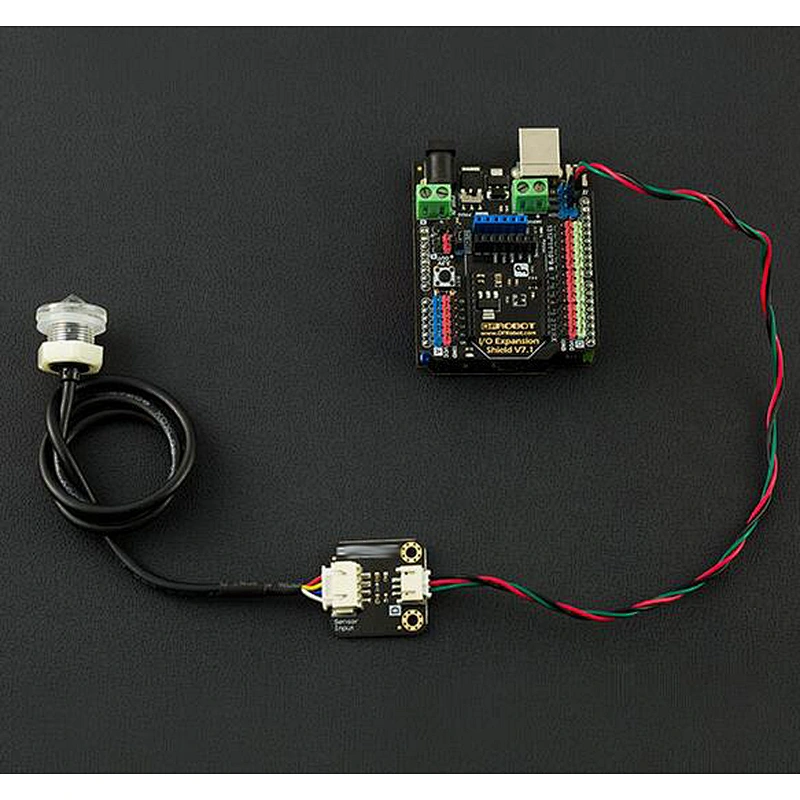 Liquid level sensor, contact type photoelectric power consumption with low sensitivity, liquid level detection