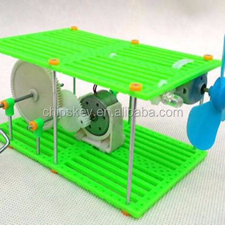 DIY Hand-cranked Generator With Fan
