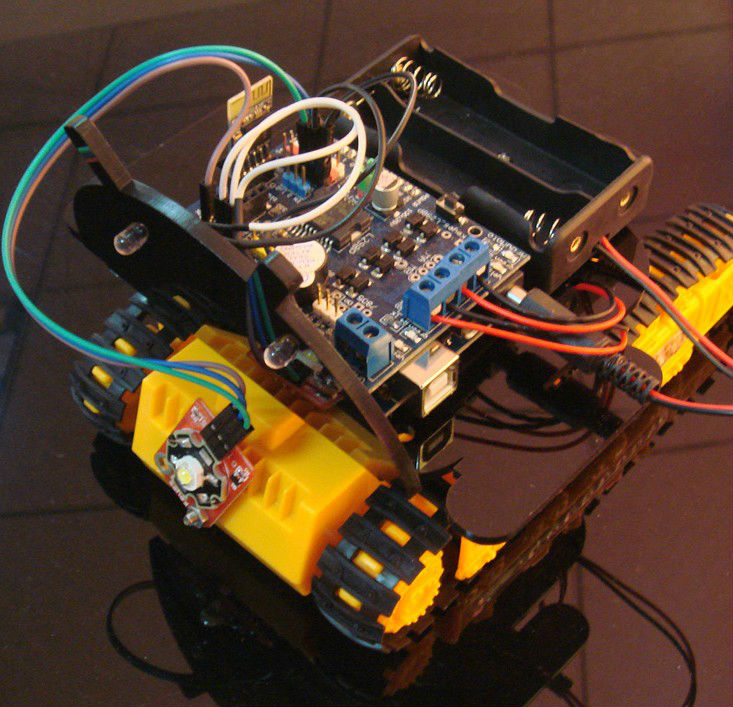 AVR phone control, AVR car, AVR intelligent vehicles to take the development of information