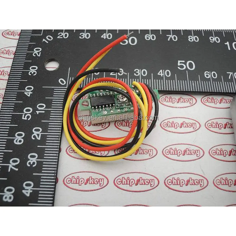 Green 0.28 inch ultra-small digital DC voltage meter three-wire digital adjustable DC 0-100V
