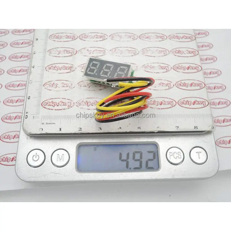 Yellow 0.28 inch ultra-small digital DC voltage meter three-wire digital adjustable DC 0-100V
