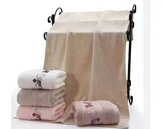 dobby bath towel with embroidered plum bossom