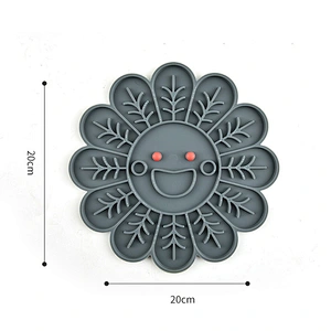 Pet Cat Dog Lick Mat Interactive Fish Shape Silicone Slow Feeder Dog Bowl
