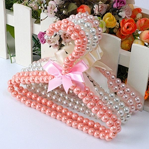wholesale Pet clothes hangers 20cm Fashionable hot sale hangers for cat and teddy Pearl pet hangers